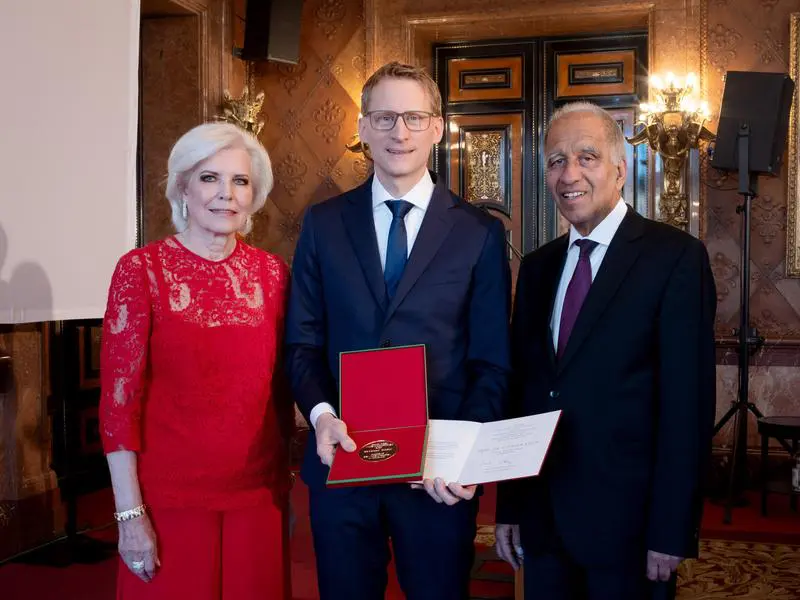 Hamburg Science Award 2025 goes to virologist Florian Klein for pioneering work in HIV therapy
