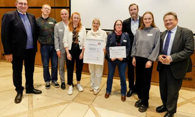 MHH receives Lower Saxony Health Award 2025 for digitization project