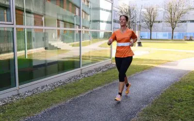 Smart sports bra provides acoustic breathing feedback while running